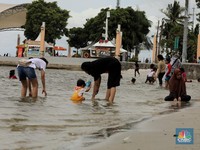 Covid-19 Makin Kacau Balau di RI, Goodbye Libur Akhir Tahun!