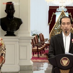 Hari Ini Jokowi Beri Bintang Mahaputra ke Gatot Nurmantyo