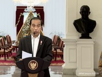 Jokowi: RI Mengecam Keras Pernyataan Macron yang Hina Islam