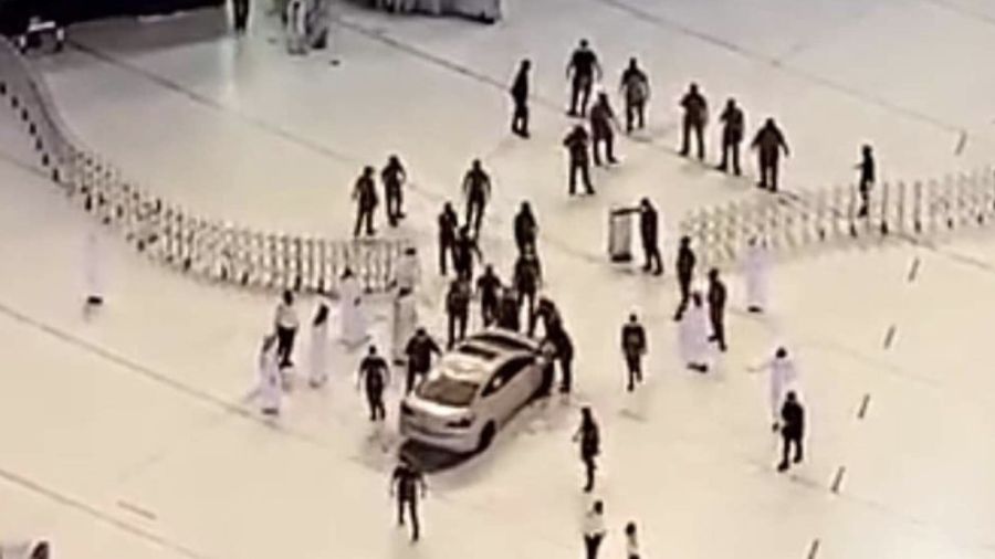 Mobil Tabrak Masjidil haram (Twitter @hsharifain)