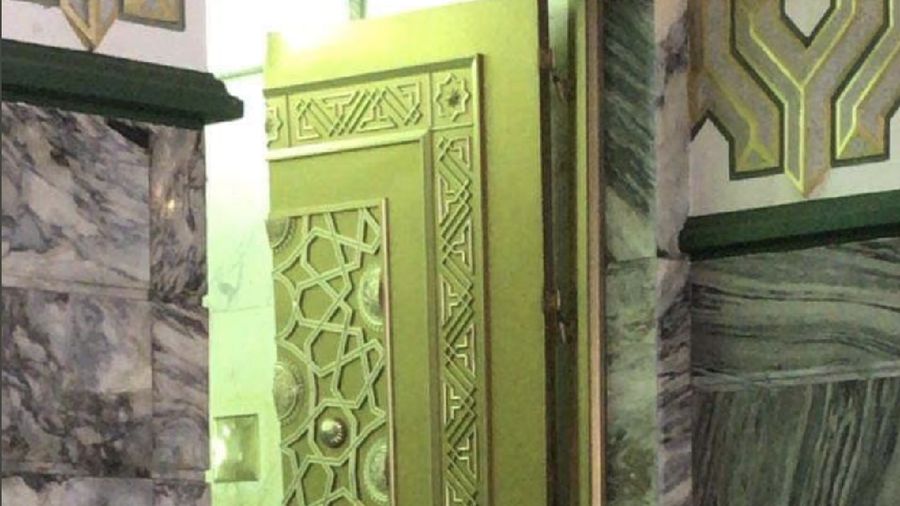Mobil Tabrak Masjidil haram (Twitter @hsharifain)