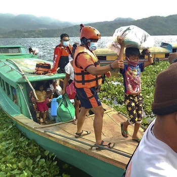 Filipina Evakuasi 200 Ribu Warga Demi Hindari Badai Goni