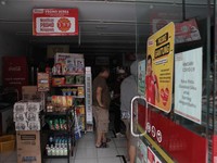 Intip Potret Ruko Kota Bekasi Saat 'Diserang' Mati Lampu