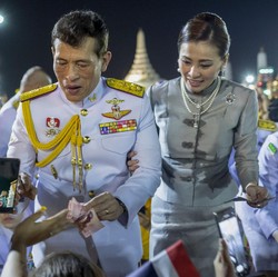 Raja Thailand Keluarkan Dekrit Bubarkan Parlemen, Ada Apa?