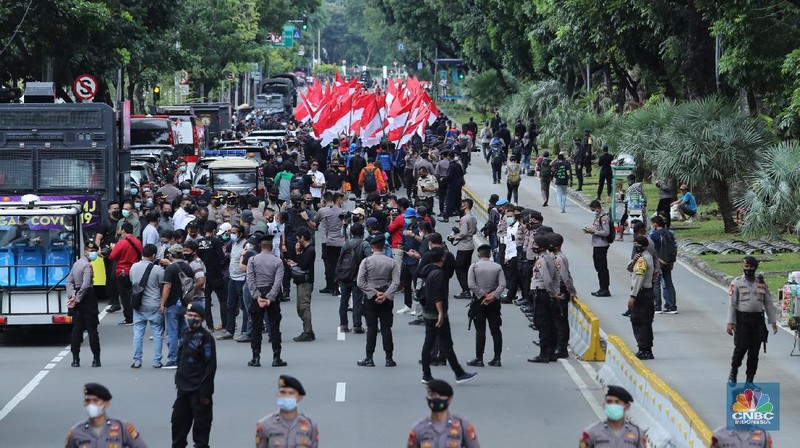 Demo Buruh Tolak Omnibus Law (CNBC Indonesia/ Tri Susilo)