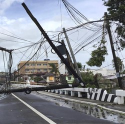 Porak-poranda, Potret Dahsyatnya Topan Goni Terjang Filipina