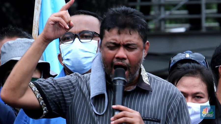 Presiden Konfederasi Serikat Pekerja Indonesia KSPI Said Iqbal (CNBC Indonesia/Tri Susilo)