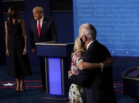 Biden Unggul Komandan, ke Mana Gerak Emas Global & Antam?