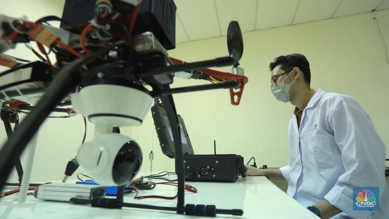 LIPI Ciptakan Drone Untuk physical distancing (CNBC Indonesia/Tri Susilo)