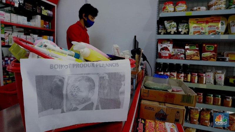 Minimarket Jakarta Boikot Produk Prancis (CNBC Indonesia/Tri Susilo)