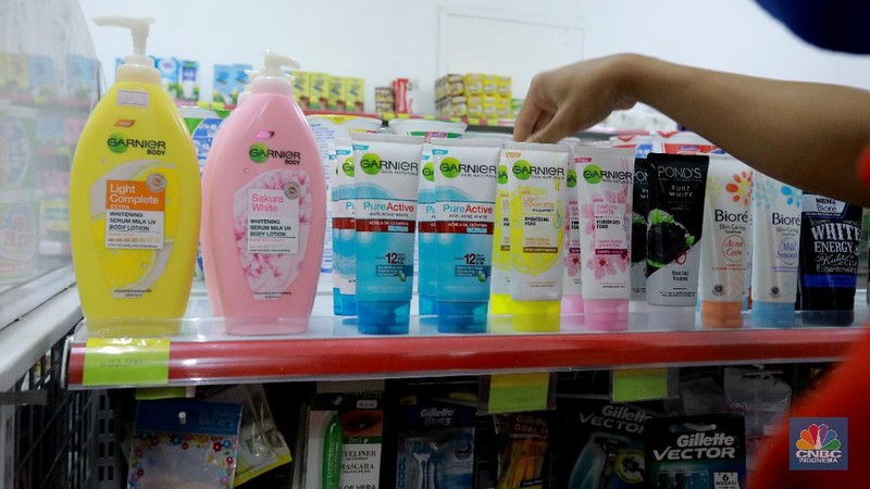 Minimarket Jakarta Boikot Produk Prancis (CNBC Indonesia/Tri Susilo)