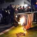 Bakar Bendera, Demonstrasi Pecah di Jalan Kota-kota AS
