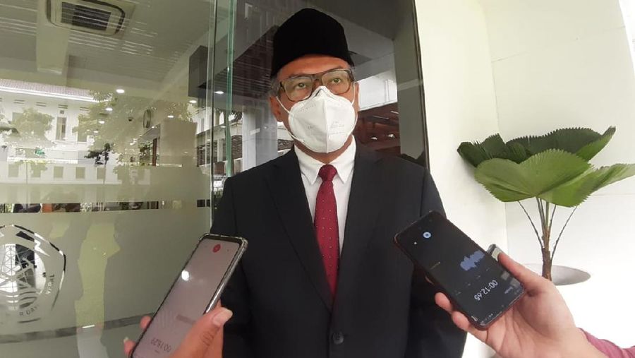 Dirjen Migas Tutuka Àriadji usai dilantik, jumat (06/11/2020). (CNBC Indonesia/Anisatul Ummah)