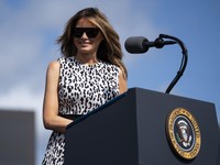 Melania Trump Siap Guncang Pecinta Kripto, Ada Apa Tuh?