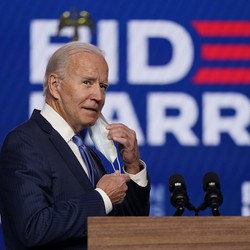 Joe Biden Dilantik Hari Ini, Dolar AS Loyo Harga Emas Bangkit