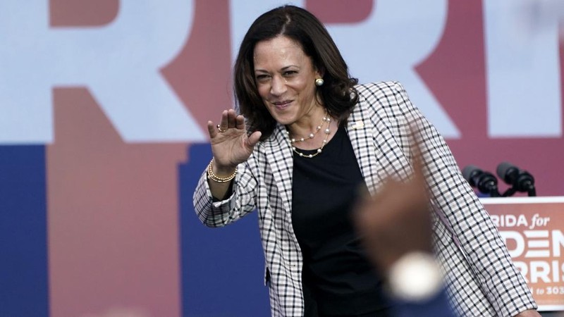 Vice President-elect Kamala Harris arrives to speaks Saturday, Nov. 7, 2020, in Wilmington, Del. (AP Photo/Carolyn Kaster)