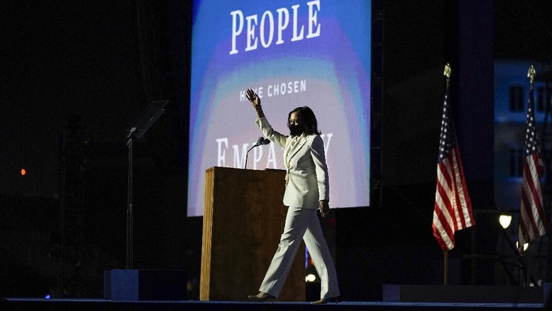 Vice President-elect Kamala Harris arrives to speaks Saturday, Nov. 7, 2020, in Wilmington, Del. (AP Photo/Carolyn Kaster)