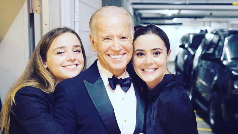 Kelima cucu Joe Biden, Naomi, Finnegan, Maisy, Natalie dan Robert Hunter Biden II. (Tangkapa Layar Instagram @naomibiden)