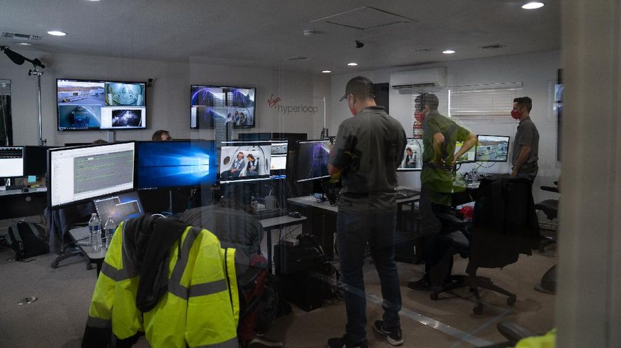 Virgin Hyperloop melakukan ujian pertama membawa penumpang manusia.(Sarah Lawson (Virgin Hyperloop))