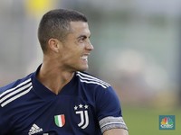 Fakta Ronaldo Singkirkan Coca Cola hingga 'Seret' Paul Pogba