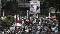 Gaya Habib Rizieq Sapa Massa Melalui Sunroof Pajero B 1 FPI