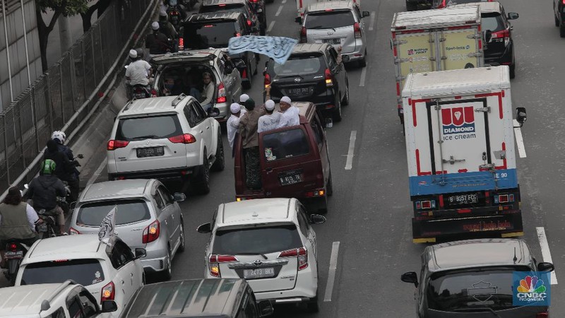 Mobil Pajero B 1 FPI, Mobil yang ditumpang Rizieq Shihab saat tiba di Indonesia (CNBC Indonesia/ Muhammad Sabki)