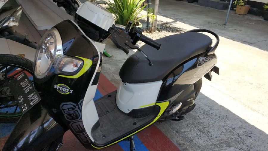 KEJARI TAREMPA - 1 (satu) Unit Sepeda Motor Merk Honda CB150R Berwarna Hitam (Dok. Lelang.go.id)