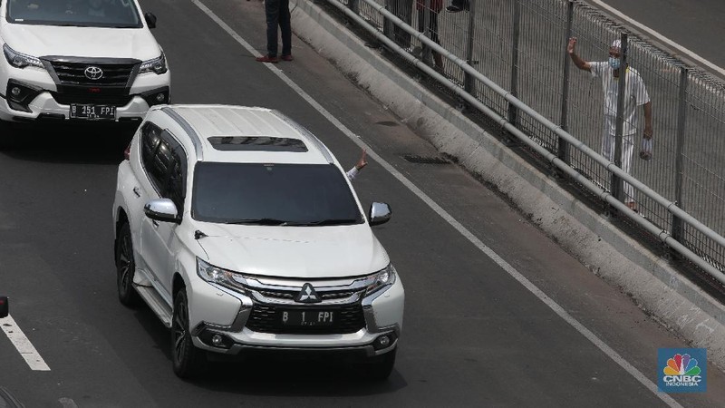 Mobil Pajero B 1 FPI, Mobil yang ditumpang Rizieq Shihab saat tiba di Indonesia (CNBC Indonesia/ Muhammad Sabki)