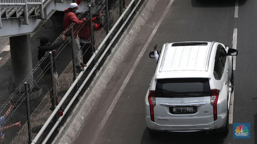 Mobil Pajero B 1 FPI, Mobil yang ditumpang Rizieq Shihab saat tiba di Indonesia (CNBC Indonesia/ Muhammad Sabki)