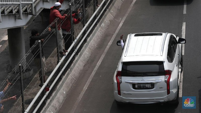 Mobil Pajero B 1 FPI, Mobil yang ditumpang Rizieq Shihab saat tiba di Indonesia (CNBC Indonesia/ Muhammad Sabki)