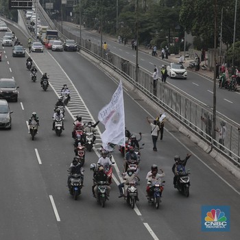 Duh! Ada Penjemput Habib Rizieq Shihab Masuk Tol Pakai Motor