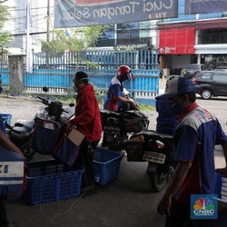 BBM Naik, Gelombang PHK Hantui Bisnis Logistik & Restoran?