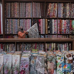 Serba Pakai Dolar, Industri Ini Paling Ngeri Dolar Rp 15.000