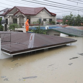 Dihantam Topan Vamco, Filipina Banjir Setinggi Rumah