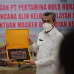 Pertamina Hulu Rokan Beri Bantuan 200 Ribu Masker untuk Riau