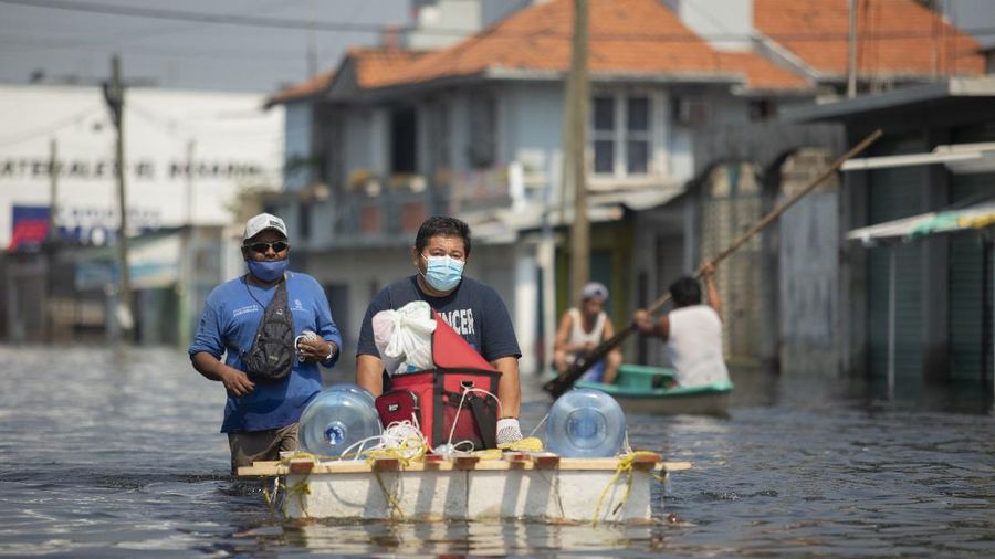 Banjir kiriman menggenangi sejumlah daerah di negara bagian Tabasco, Meksiko. (AP/Felix Marquez)