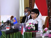 Menlu Retno: Vaksin Covid-19 Harus Bisa Didapat Oleh Siapapun