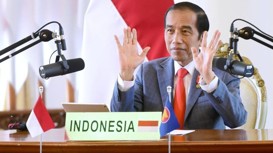 Presiden Joko Widodo pada hari ketiganya dalam rangkaian KTT ke-37 ASEAN, Sabtu, 14 November 2020, menghadiri secara virtual sejumlah Konferensi Tingkat Tinggi (KTT) ASEAN dengan negara-negara mitra. (Foto: Lukas - Biro Pers Sekretariat Presiden)