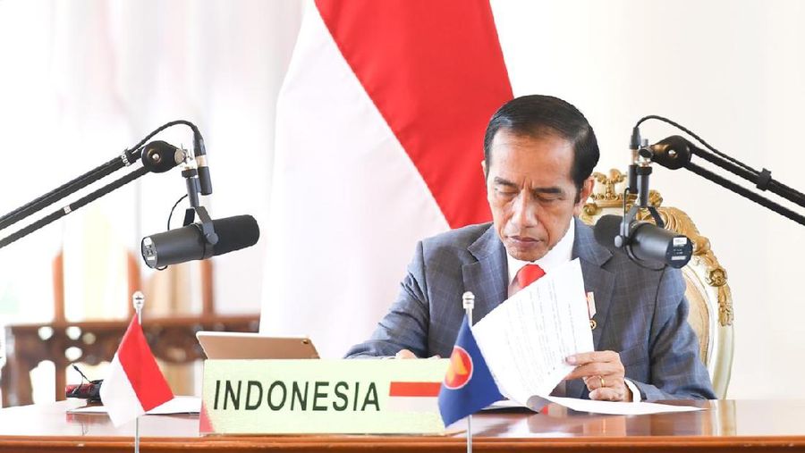 Presiden Joko Widodo pada hari ketiganya dalam rangkaian KTT ke-37 ASEAN, Sabtu, 14 November 2020, menghadiri secara virtual sejumlah Konferensi Tingkat Tinggi (KTT) ASEAN dengan negara-negara mitra. (Foto: Lukas - Biro Pers Sekretariat Presiden)