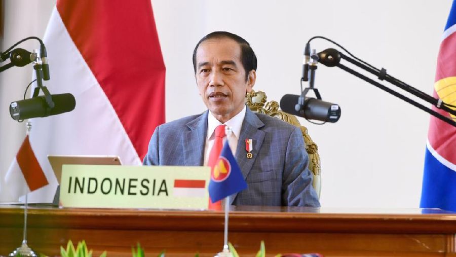 Presiden Joko Widodo pada hari ketiganya dalam rangkaian KTT ke-37 ASEAN, Sabtu, 14 November 2020, menghadiri secara virtual sejumlah Konferensi Tingkat Tinggi (KTT) ASEAN dengan negara-negara mitra. (Foto: Lukas - Biro Pers Sekretariat Presiden)