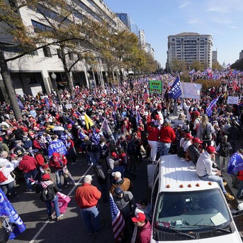 Belum Terima Kenyataan, Fans Trump Demo Tolak Biden Menang