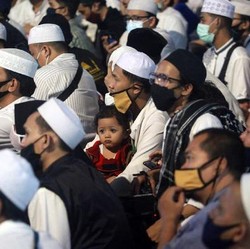 Mahfud MD Ancam Sanksi Aparat Keamanan yang Biarkan Kerumunan