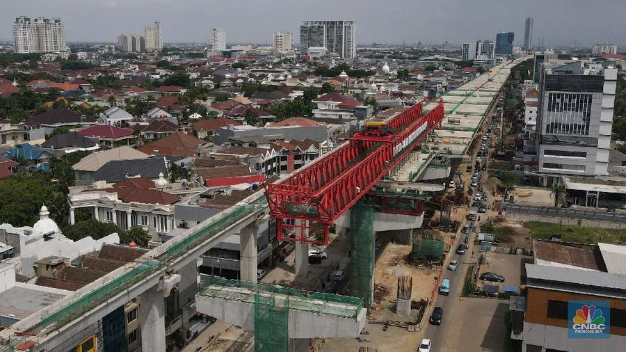 Foto udara aerial proyek jalan tol dalam kota Kelapa Gading-Pulo Gebang, Senin (16/11/2020). (CNBC Indonesia/Andrean Kristianto)
