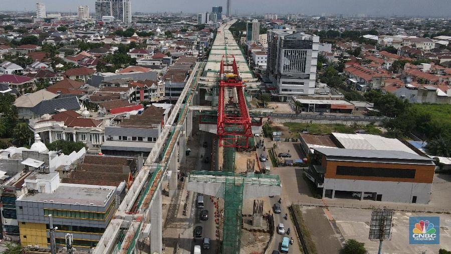 Foto udara aerial proyek jalan tol dalam kota Kelapa Gading-Pulo Gebang, Senin (16/11/2020). (CNBC Indonesia/Andrean Kristianto)