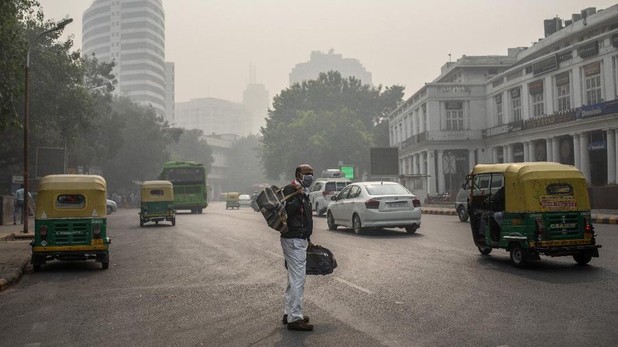 Kondisi udara di India usai festival Diwali. (AP/Altaf Qadri)