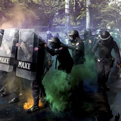 Demo Thailand Rusuh Lagi! Polisi Tembakkan Gas Air Mata