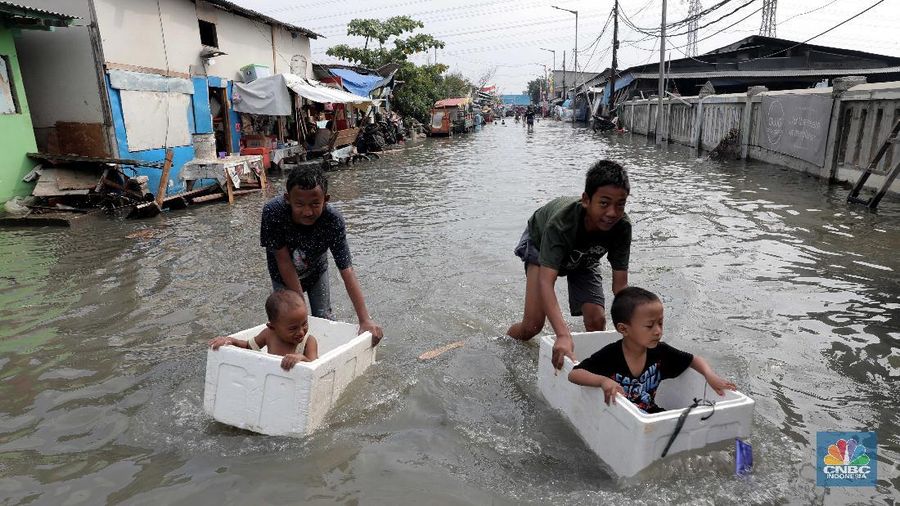Banjir Rob di Kawasan Muara Angke (CNBC Indonesia/Muhammad Sabki)