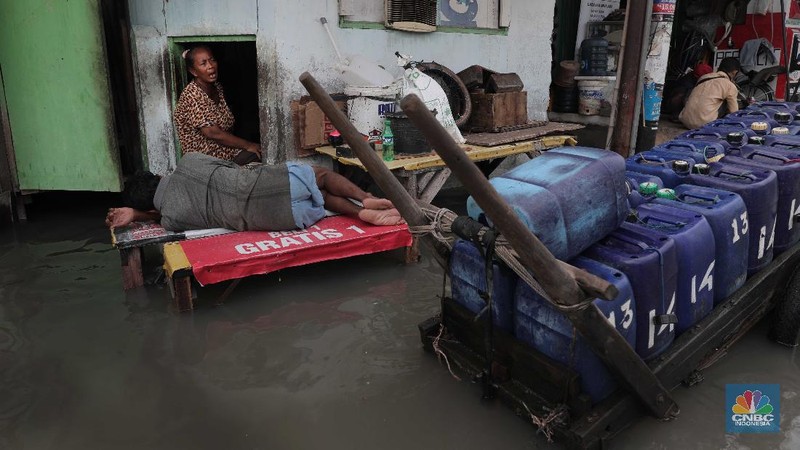 Banjir Rob di Kawasan Muara Angke (CNBC Indonesia/Muhammad Sabki)