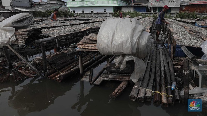 Banjir Rob di Kawasan Muara Angke (CNBC Indonesia/Muhammad Sabki)