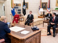 Kata Luhut, Trump Puji & Sebut Jokowi 'Good Guy'